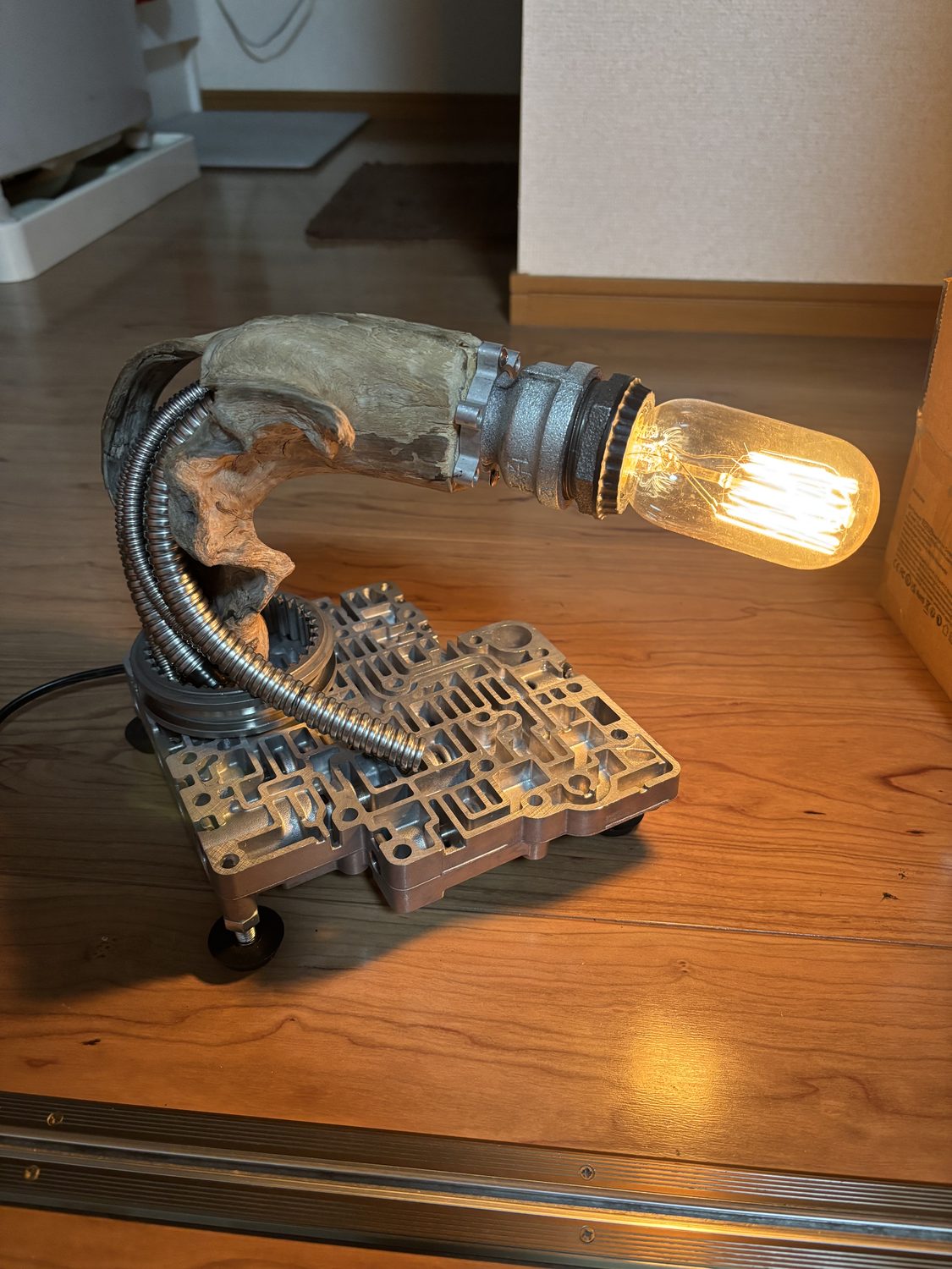 Driftwood Light 02